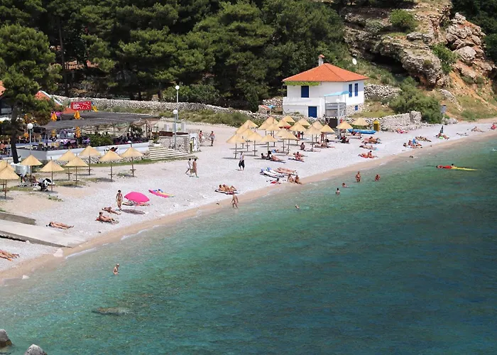 With Parking Spaces Baska, Krk - 19551 * Baska (Krk)
