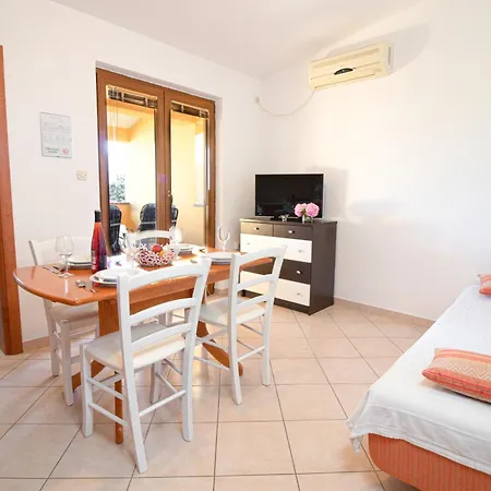 Apartament With Parking Spaces Baska, Krk - 19551 *